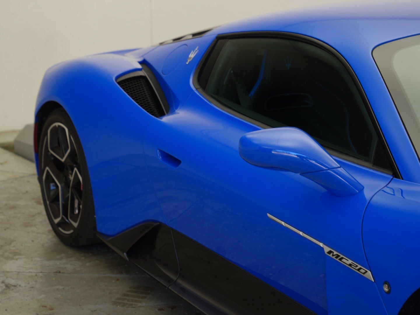 Used 2023 Maserati MC20 Coupe RWD image 5