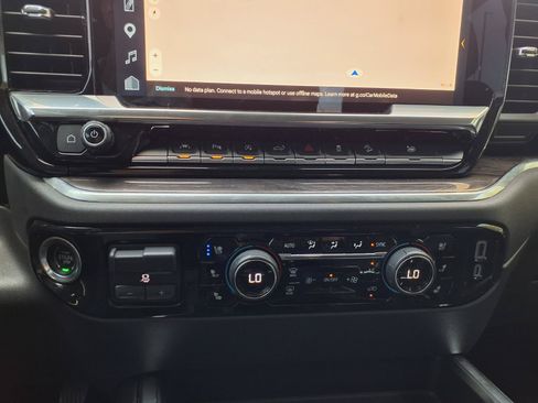 Used 2022 Chevrolet Silverado 1500 LTZ w/ Technology Package AWD/4WD image 24