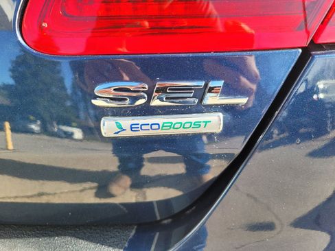 Used 2016 Ford Taurus SEL FWD image 8