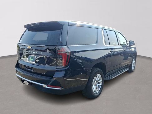 Certified 2025 Chevrolet Suburban LT AWD/4WD image 6
