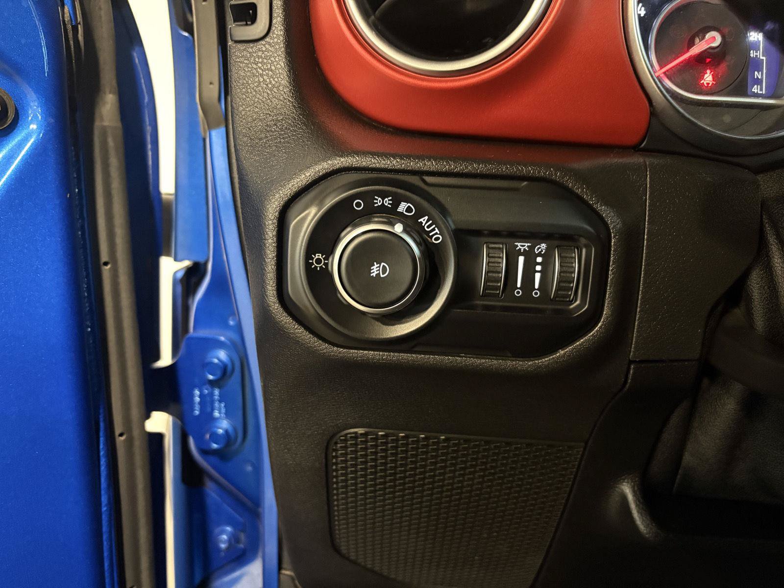 Used 2021 Jeep Wrangler Rubicon AWD/4WD image 34