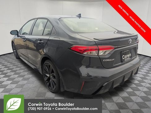 Used 2023 Toyota Corolla SE w/ SE Package FWD image 5