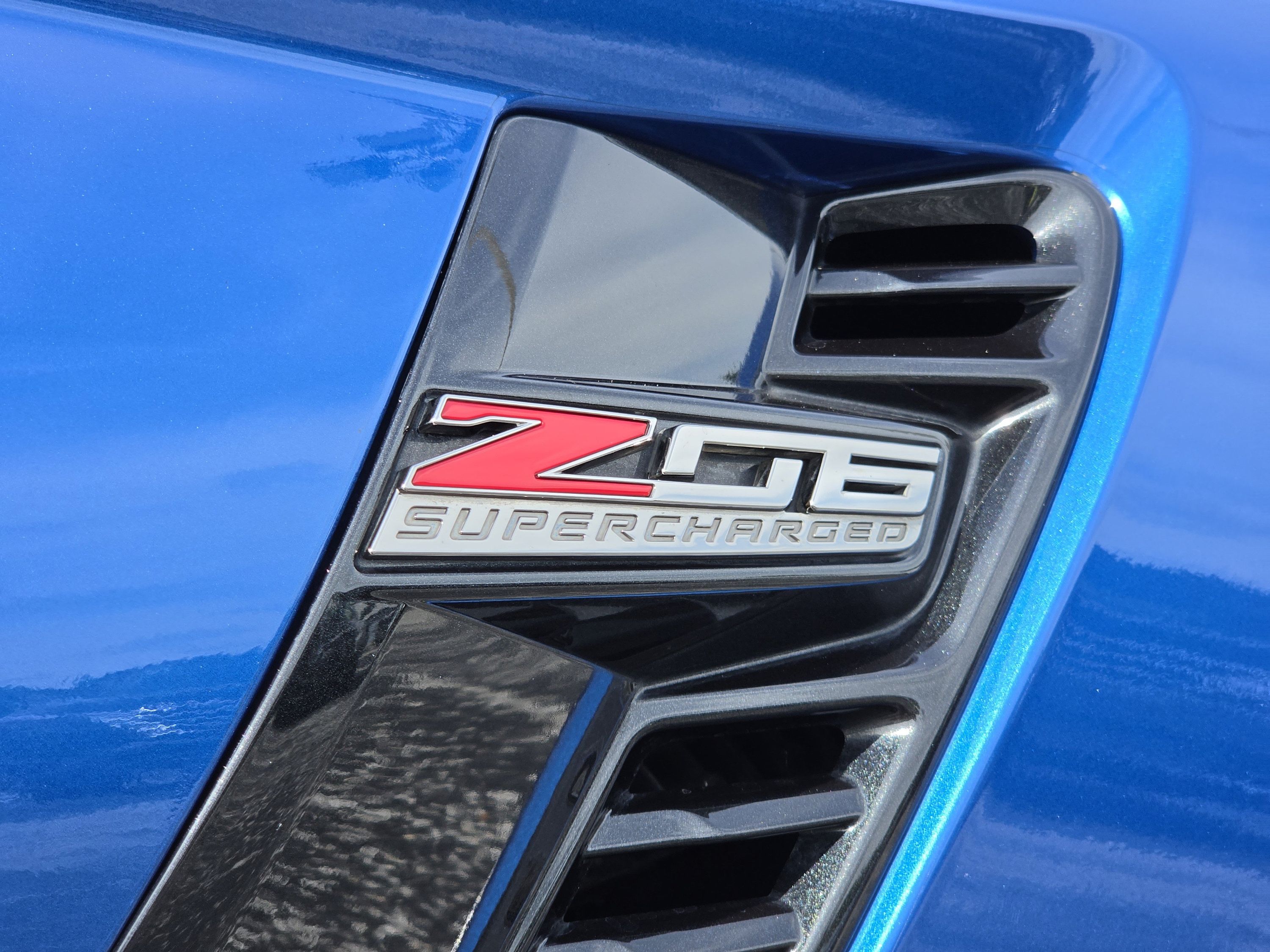 Used 2015 Chevrolet Corvette Z06 w/ 3LZ Preferred Equipment Group RWD image 16