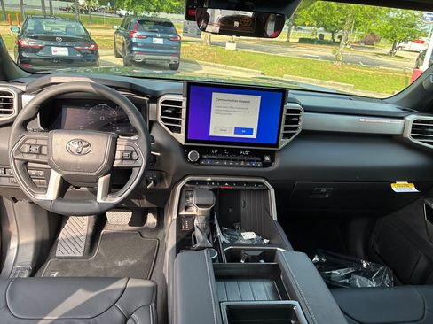 New 2026 Toyota Tundra Limited AWD/4WD image 17