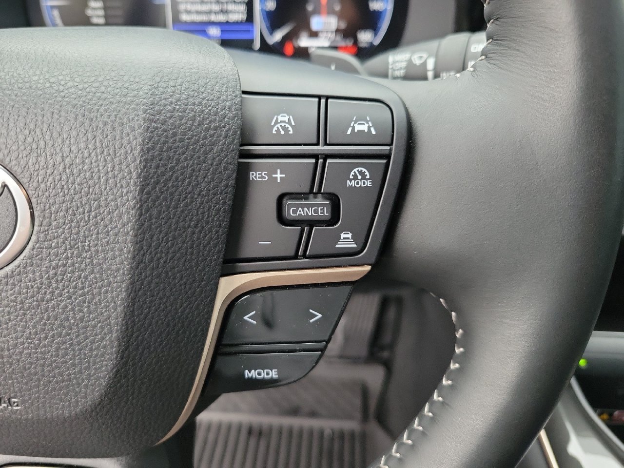 Used 2025 Toyota Crown Signia AWD/4WD image 22