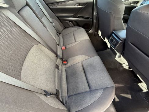 Used 2025 Toyota Camry LE image 32