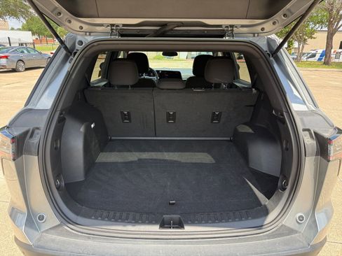 Used 2025 Chevrolet Equinox LT FWD image 33