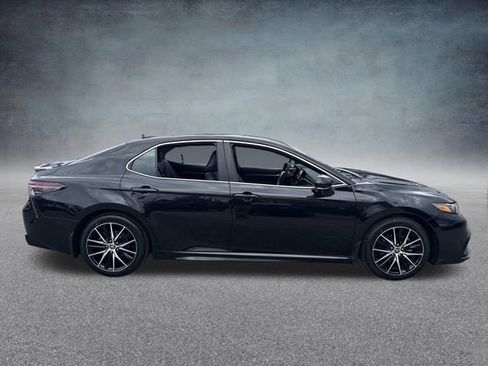 Used 2023 Toyota Camry SE AWD/4WD image 5