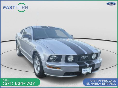 Used 2009 Ford Mustang GT RWD image 3