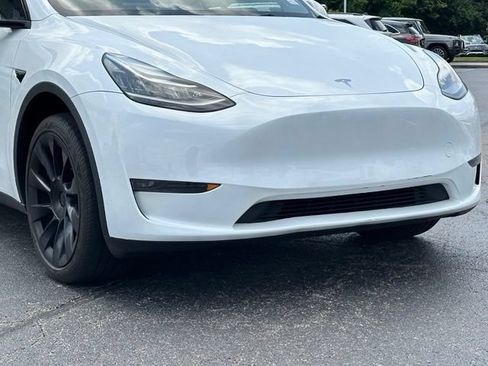 Used 2023 Tesla Model Y Long Range AWD/4WD image 2