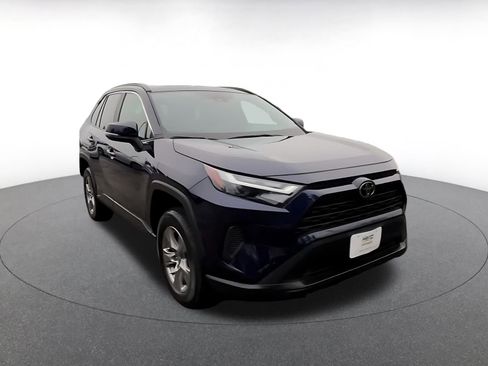 Used 2025 Toyota RAV4 XLE image 3