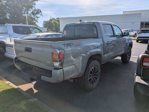 Used 2020 Toyota Tacoma TRD Sport AWD/4WD image 3
