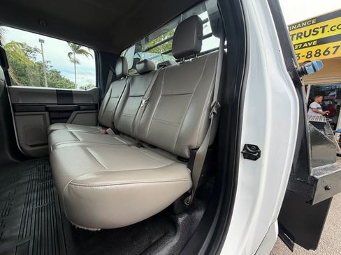 Used 2017 Ford F550 4x4 Crew Cab Super Duty image 12