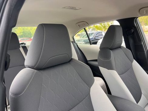 Used 2021 Toyota Corolla LE w/ LE Convenience Package FWD image 31