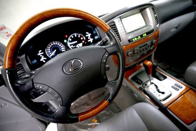 Used 2005 Lexus LX 470 4WD image 9