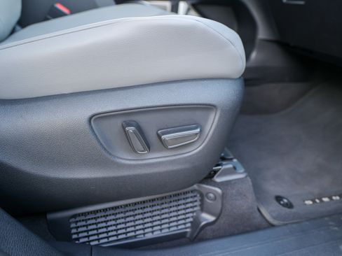 Certified 2026 Toyota Sienna XLE FWD image 40