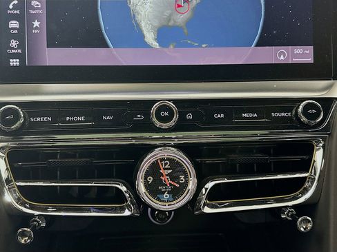 Used 2024 Bentley Flying Spur V8 AWD/4WD image 65