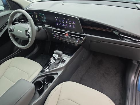New 2026 Kia Niro EX FWD image 11