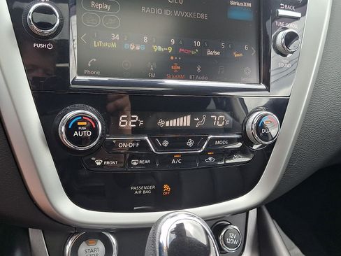 Used 2020 Nissan Murano SV w/ Premium Package AWD/4WD image 17