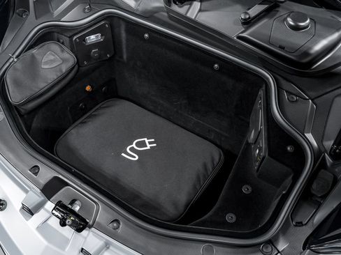 Used 2024 Lamborghini Revuelto AWD/4WD image 42