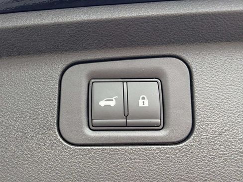Used 2025 Nissan Armada SL AWD/4WD image 15