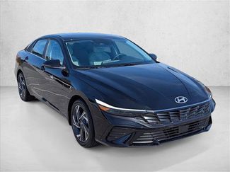 New 2026 Hyundai Elantra Limited video 3