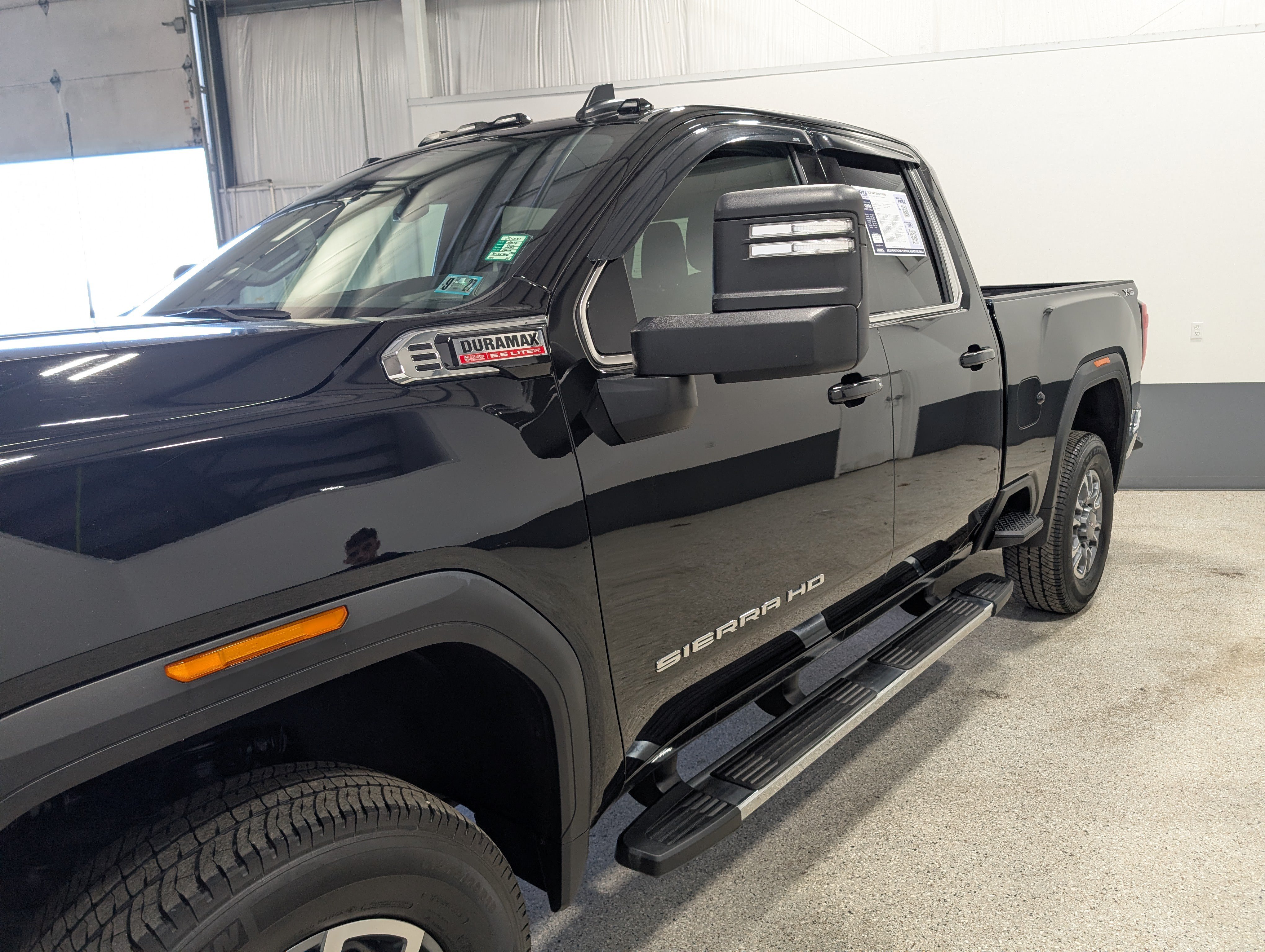 Used 2025 GMC Sierra 2500 SLE w/ Preferred Package AWD/4WD image 7