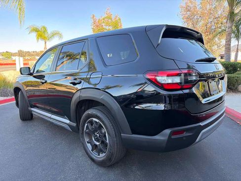 Used 2024 Honda Pilot EX-L image 9
