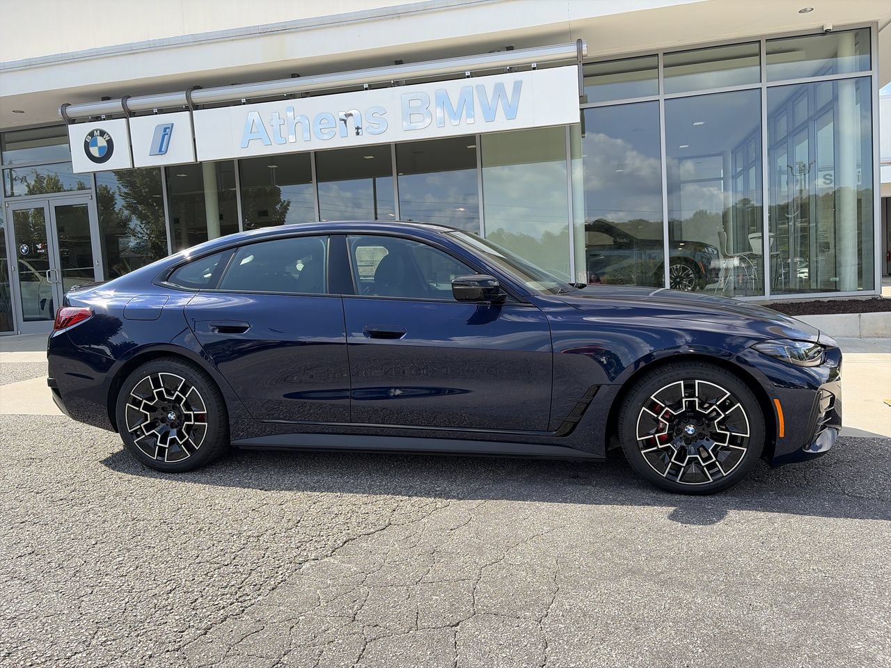 New 2026 BMW i4 eDrive40 w/ M Sport Package RWD image 9