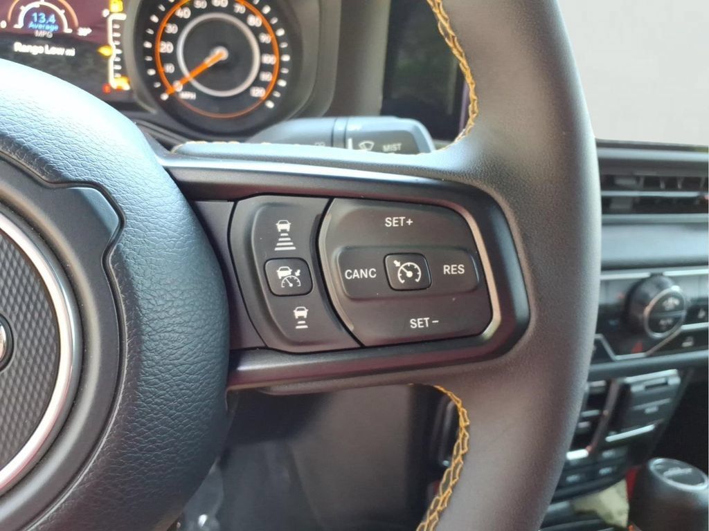 Used 2024 Jeep Gladiator Sport AWD/4WD image 15