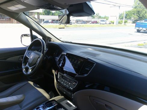 Used 2021 Honda Pilot Elite image 24