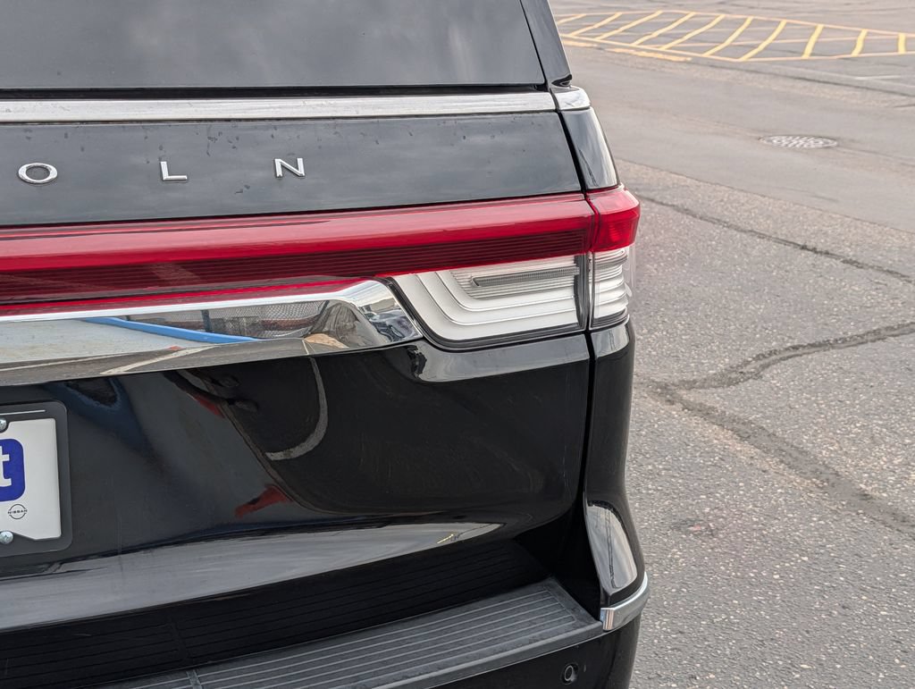 Used 2024 Lincoln Navigator Reserve AWD/4WD image 6