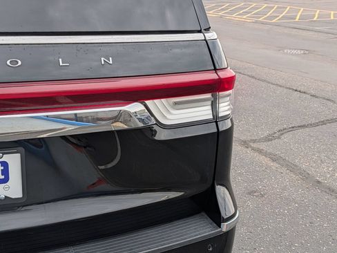 Used 2024 Lincoln Navigator Reserve AWD/4WD image 6