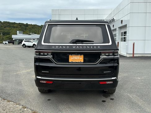 Used 2022 Jeep Grand Wagoneer Series III w/ Rear Seat Video Group 1 image 5
