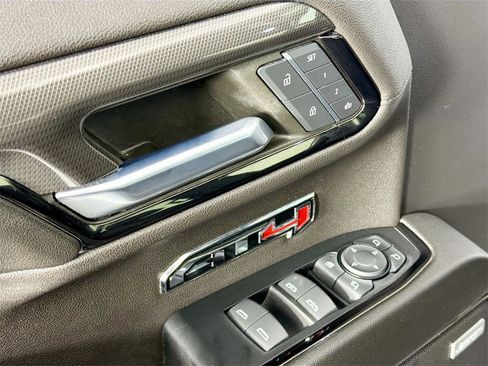 Used 2023 GMC Sierra 1500 AT4 w/ Technology Package image 16
