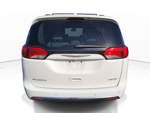 Used 2020 Chrysler Pacifica Limited image 5