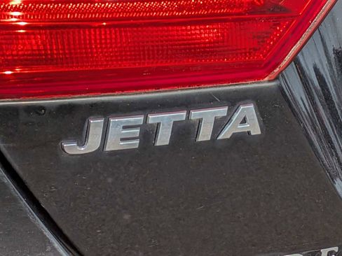 Used 2013 Volkswagen Jetta SE image 12