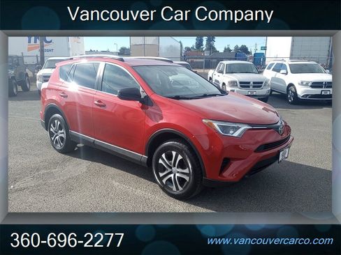 Used 2017 Toyota RAV4 LE image 7