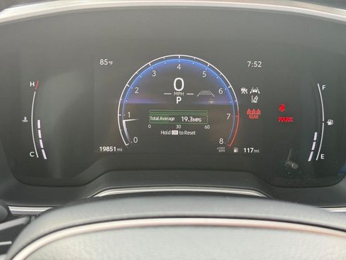 Certified 2025 Toyota Corolla XSE FWD image 21