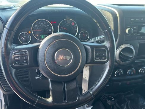 Used 2015 Jeep Wrangler Sport w/ Connectivity Group image 16