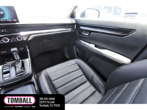 Used 2025 Honda CR-V EX-L image 11