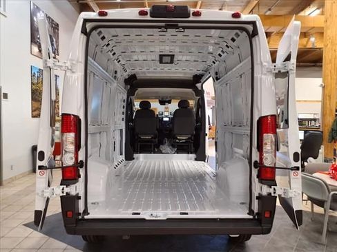 New 2025 RAM ProMaster 2500 w/ Convenience Group image 8