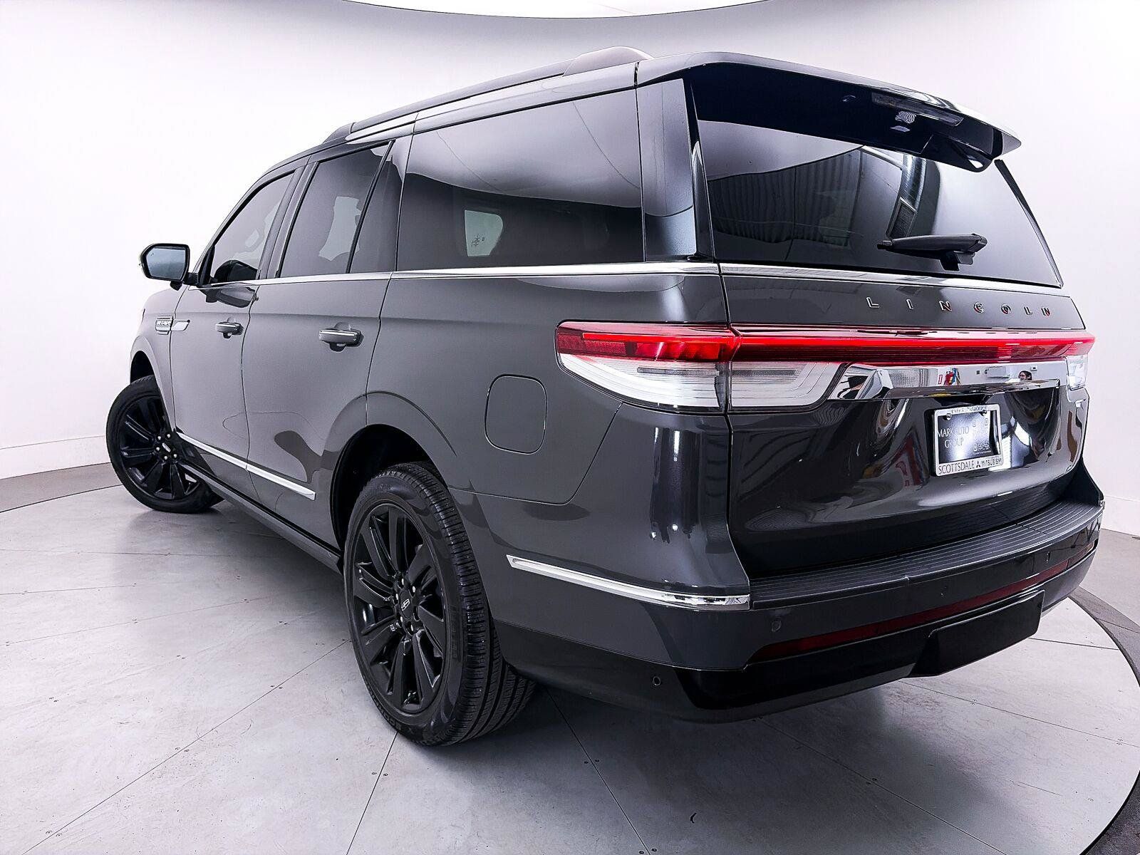Used 2022 Lincoln Navigator Black Label AWD/4WD image 2