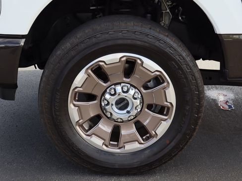 Used 2025 Ford F350 King Ranch w/ FX4 Off-Road Package image 33