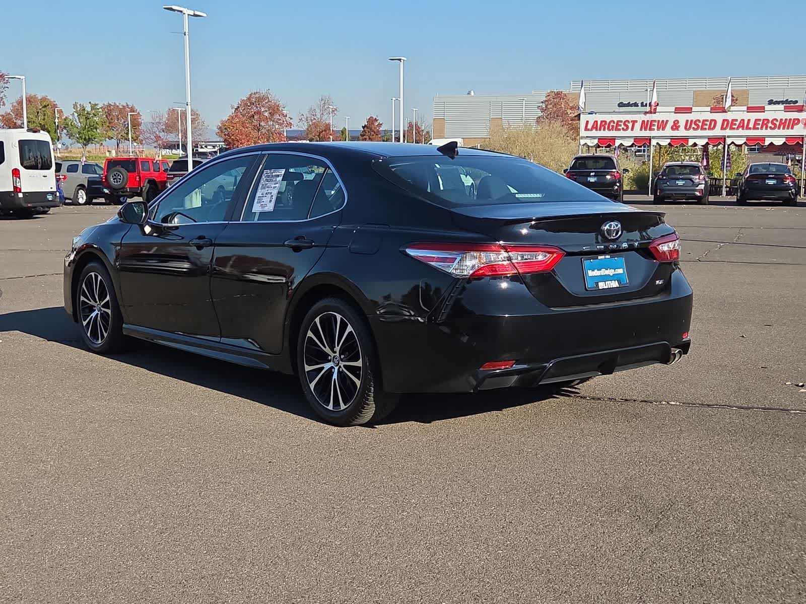 Used 2020 Toyota Camry SE FWD image 12