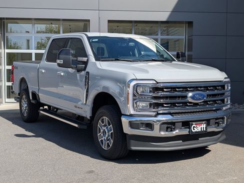 Used 2025 Ford F250 Lariat AWD/4WD image 3