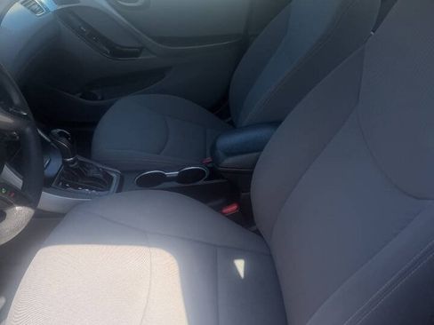 Used 2016 Hyundai Elantra SE w/ Option Group 02 FWD image 3
