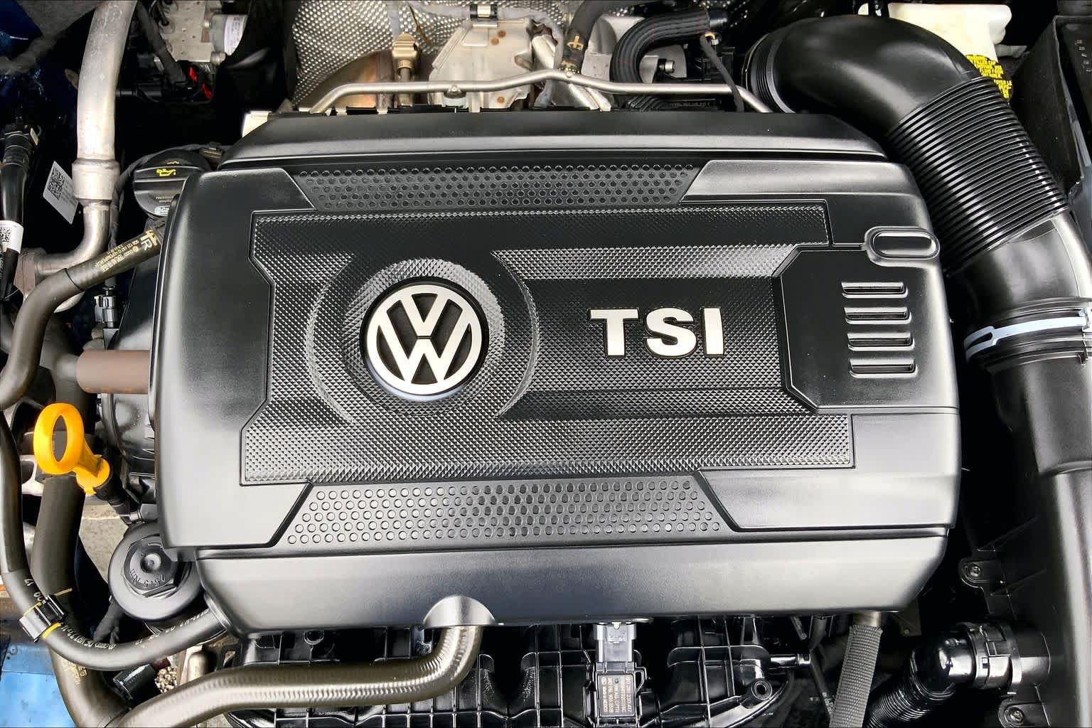 Used 2017 Volkswagen Golf Wolfsburg Edition FWD image 32