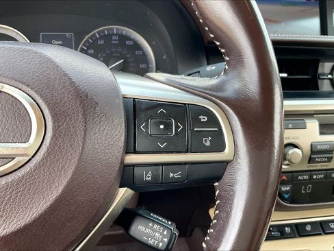Used 2016 Lexus ES 350 w/ Ultra Luxury Package FWD image 22