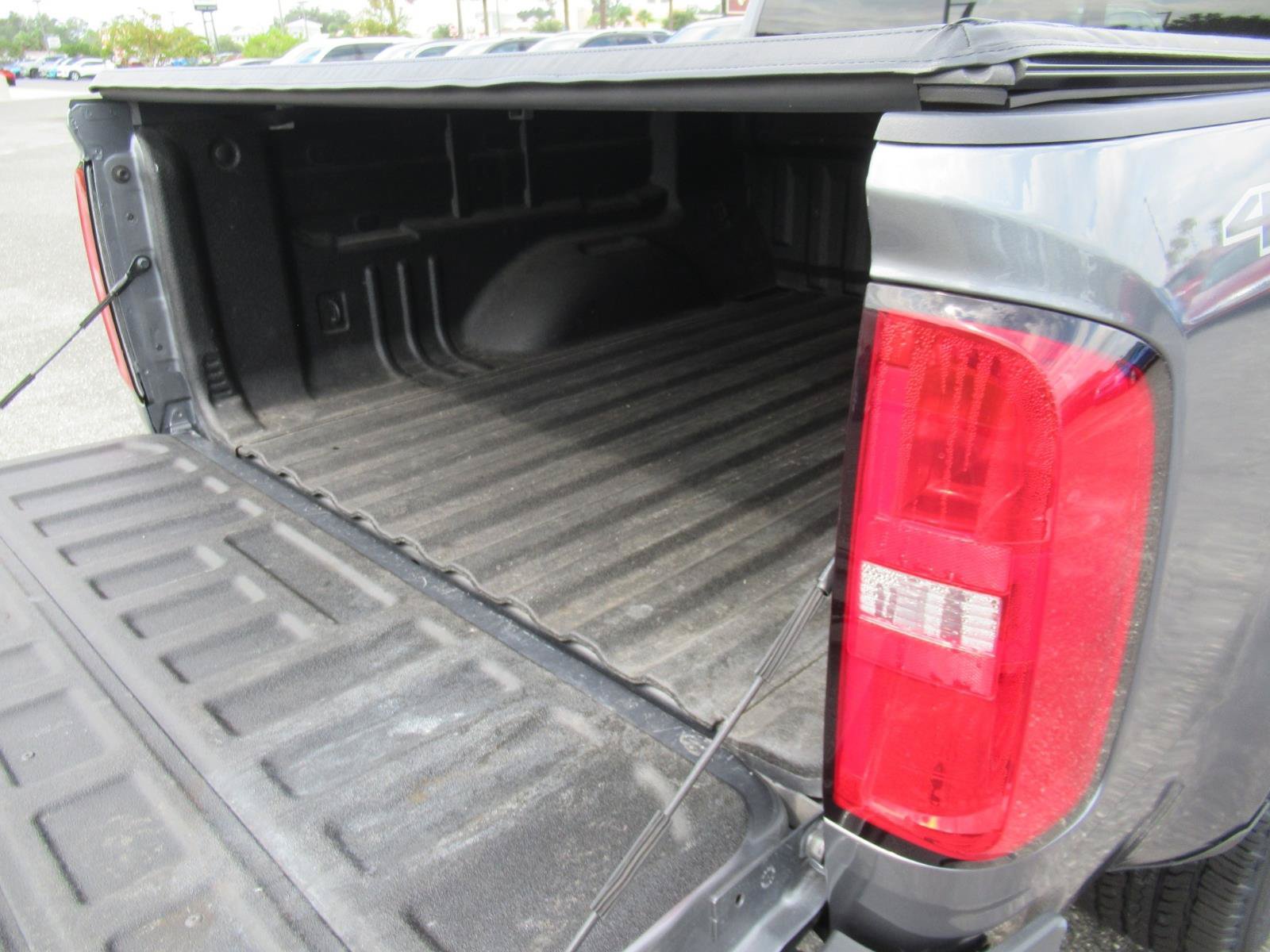 Certified 2022 Chevrolet Colorado LT w/ Luxury Package AWD/4WD image 35